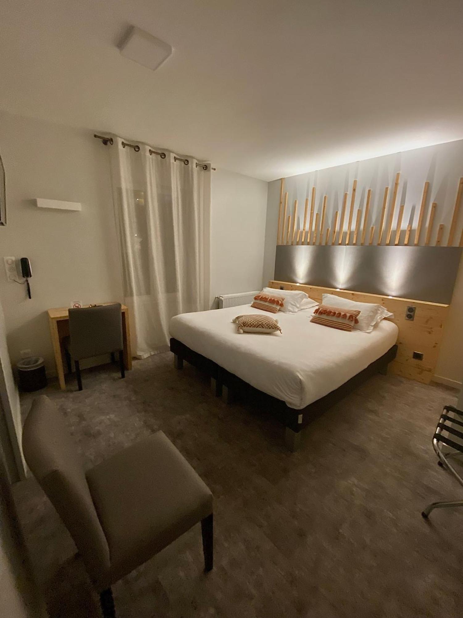 Le Castelet Hotell Le Mont-Dore Eksteriør bilde