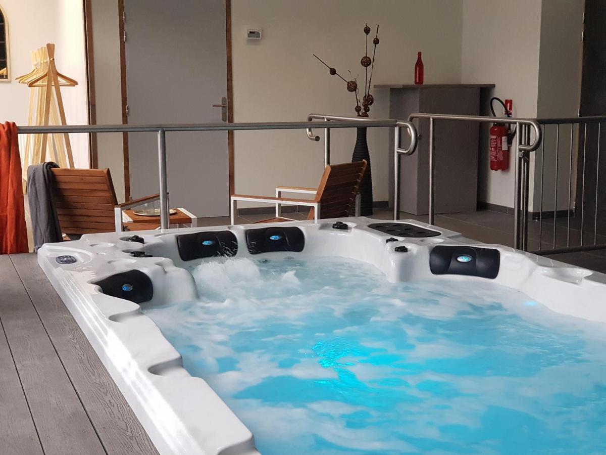 Le Castelet Hotell Le Mont-Dore Eksteriør bilde